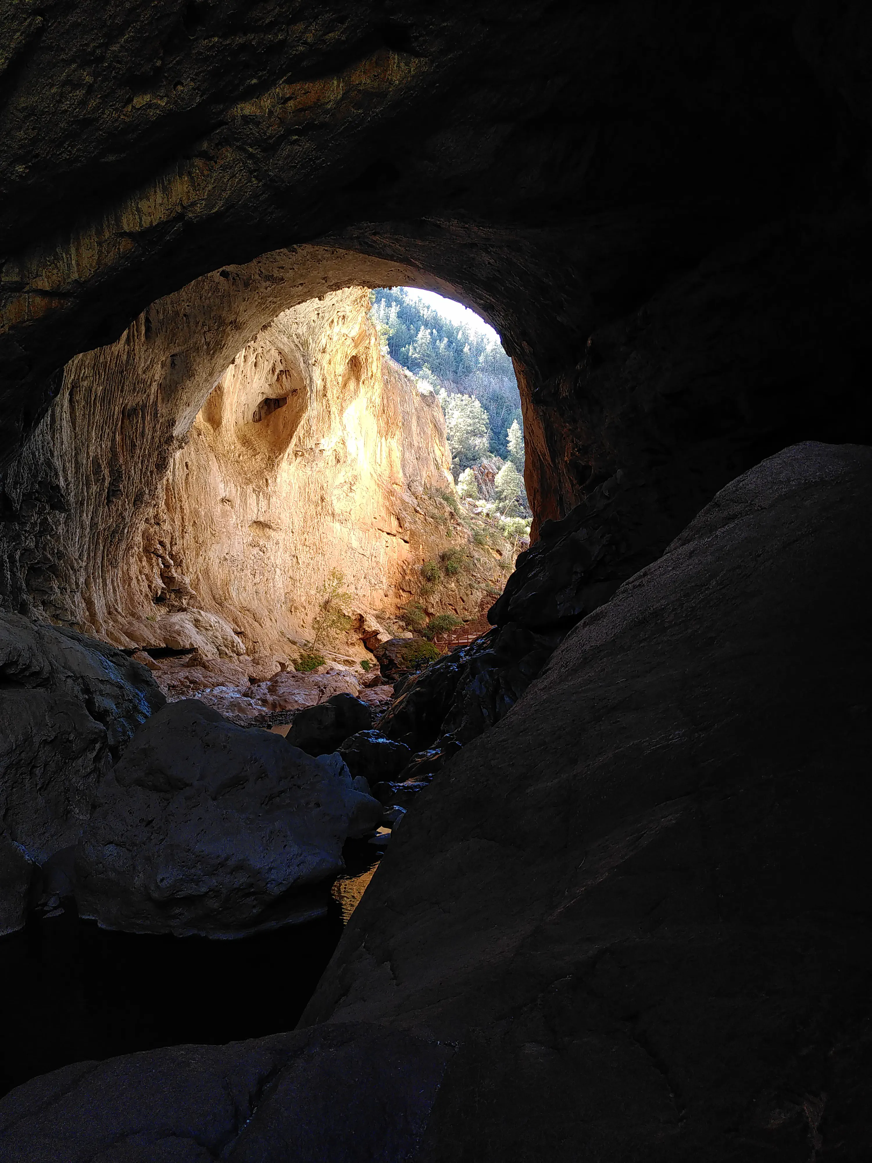 A creek underneath Tonto Natural Bridge