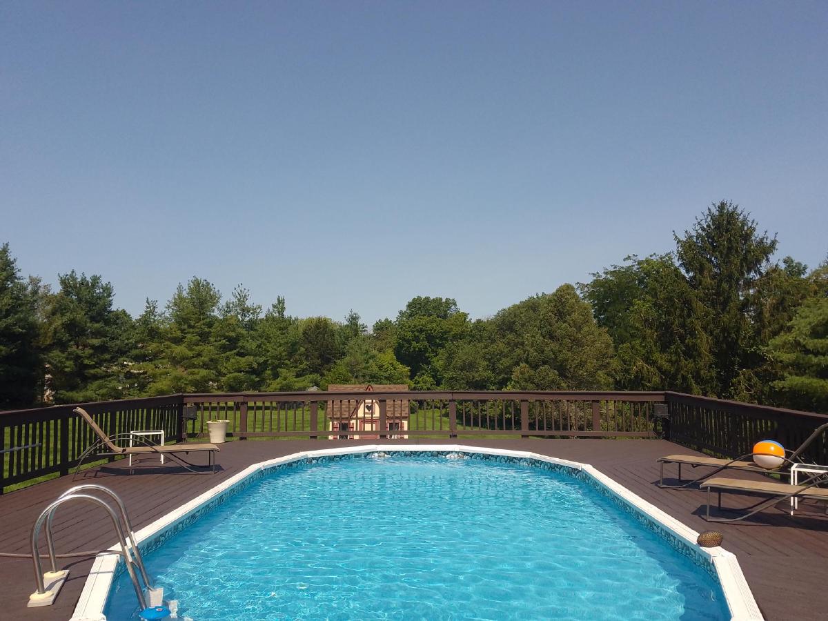 Swimming pool